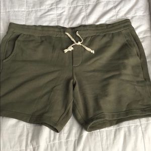 Express Men’s Knit Shorts in Olive